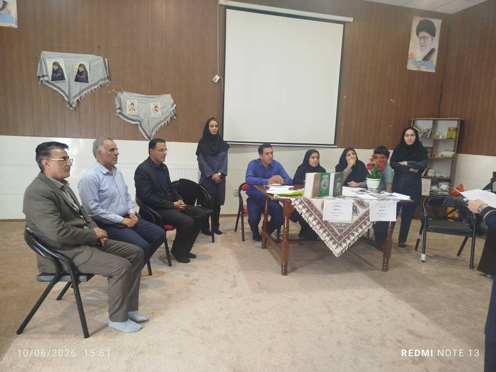 دبیرستان دخترانه غیر دولتی آینده نگر